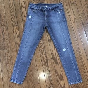 Levi’s mid waist skinny jeans size 28